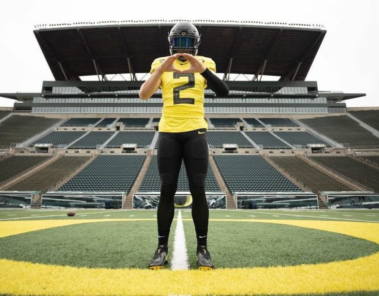 Oregon Football: Get to Know Quarterback Brock Thomas