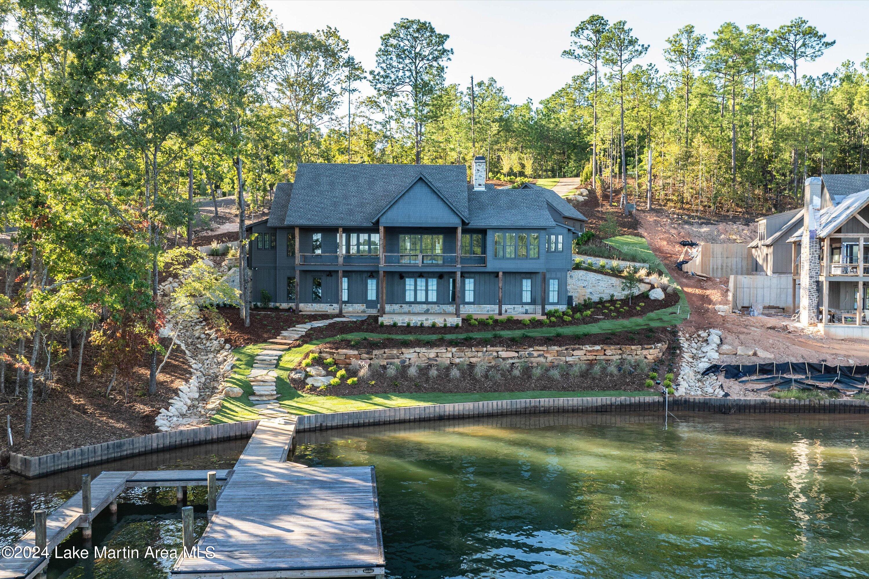 Looking for Waterfront Homes for Sale Lake Martin AL? Start Here!