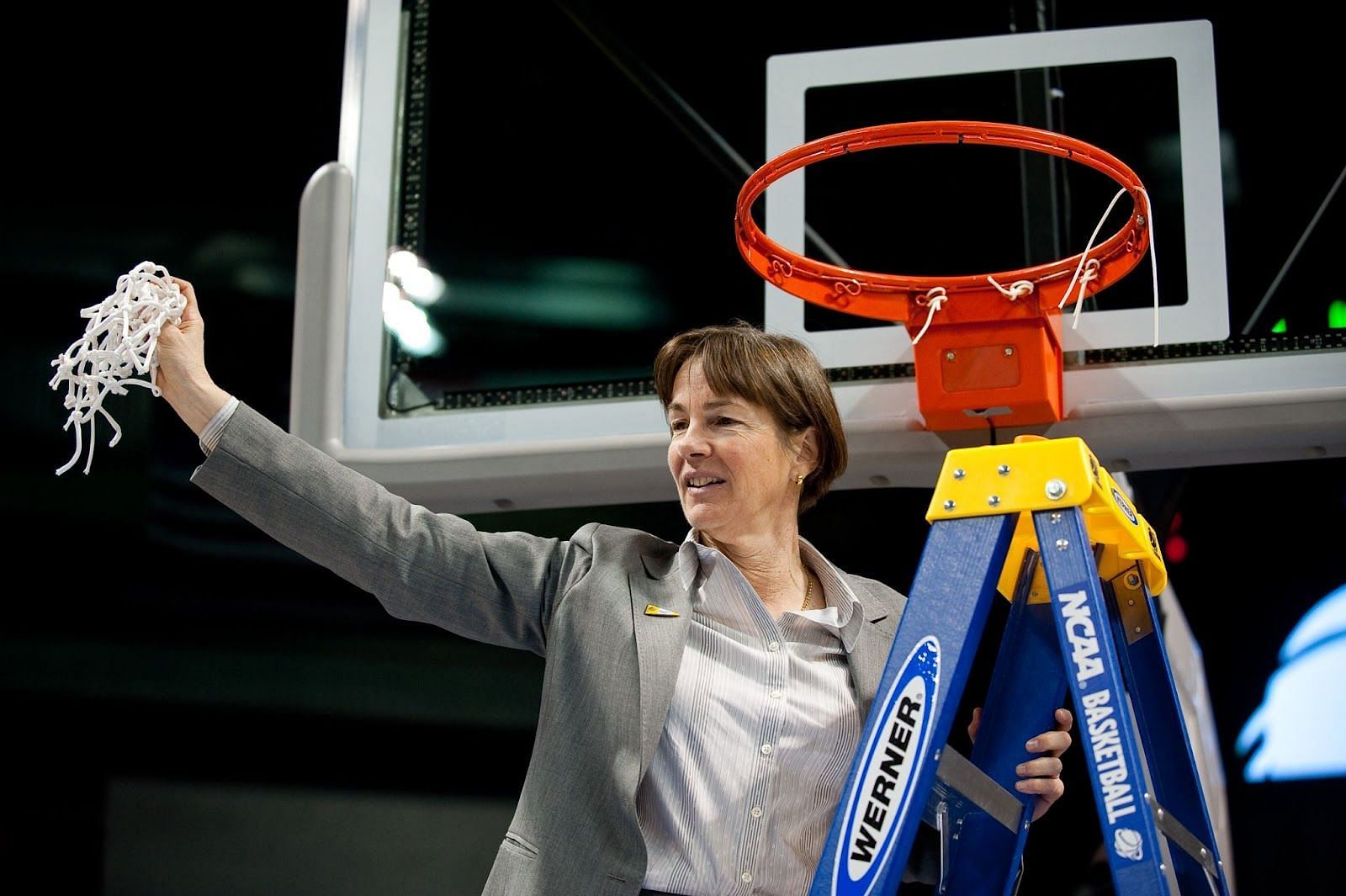 Tara VanDerveer salary: How much did Stanfords legendary coach make? Learn more about her contract details and net worth!