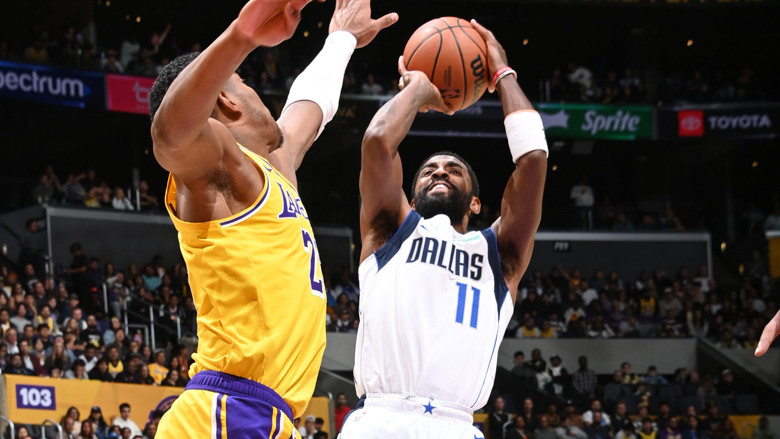 Dallas Mavericks vs Lakers Match Player Stats: Who Shined Brightest?