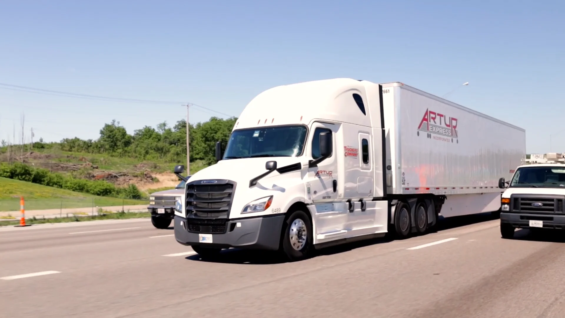 Artur Express Jobs: Is This the Right Trucking Company for You? Learn More About the Benefits!