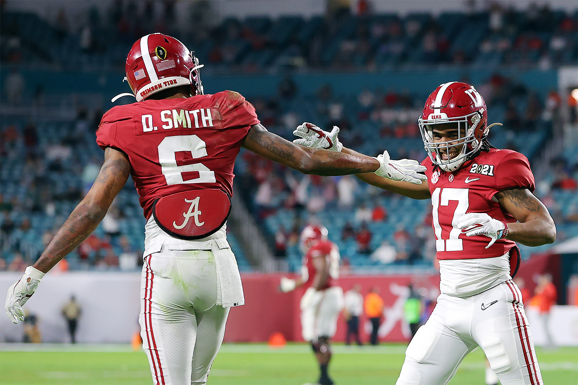 DeVonta Smith vs. Jaylen Waddle: A Deep Dive into Stats.