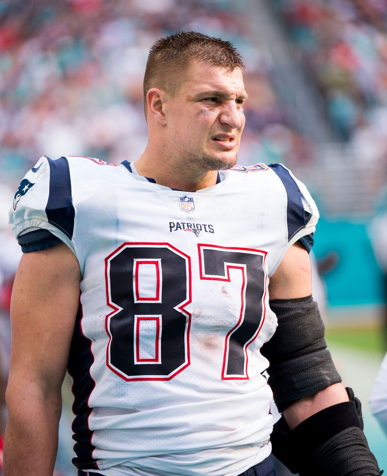 Wondering how tall is Rob Gronkowski? Get a fast height answer here!