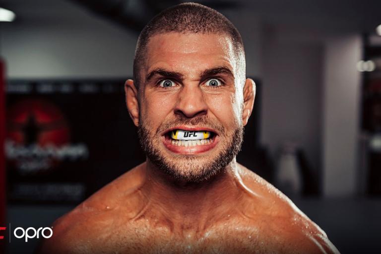 Mouthguard for MMA fighting (Why you need,and how to chose)