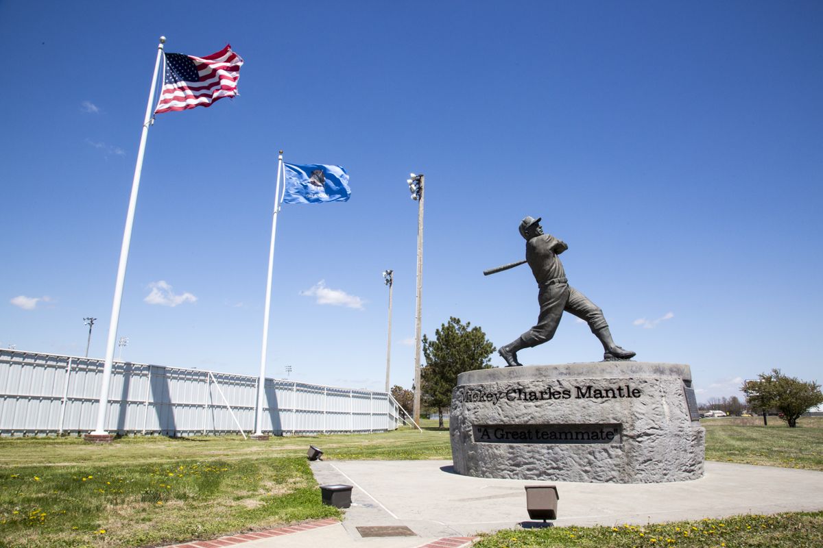 Find Mickey Mantle Statue: A Complete Guide for Die-Hard Fans.